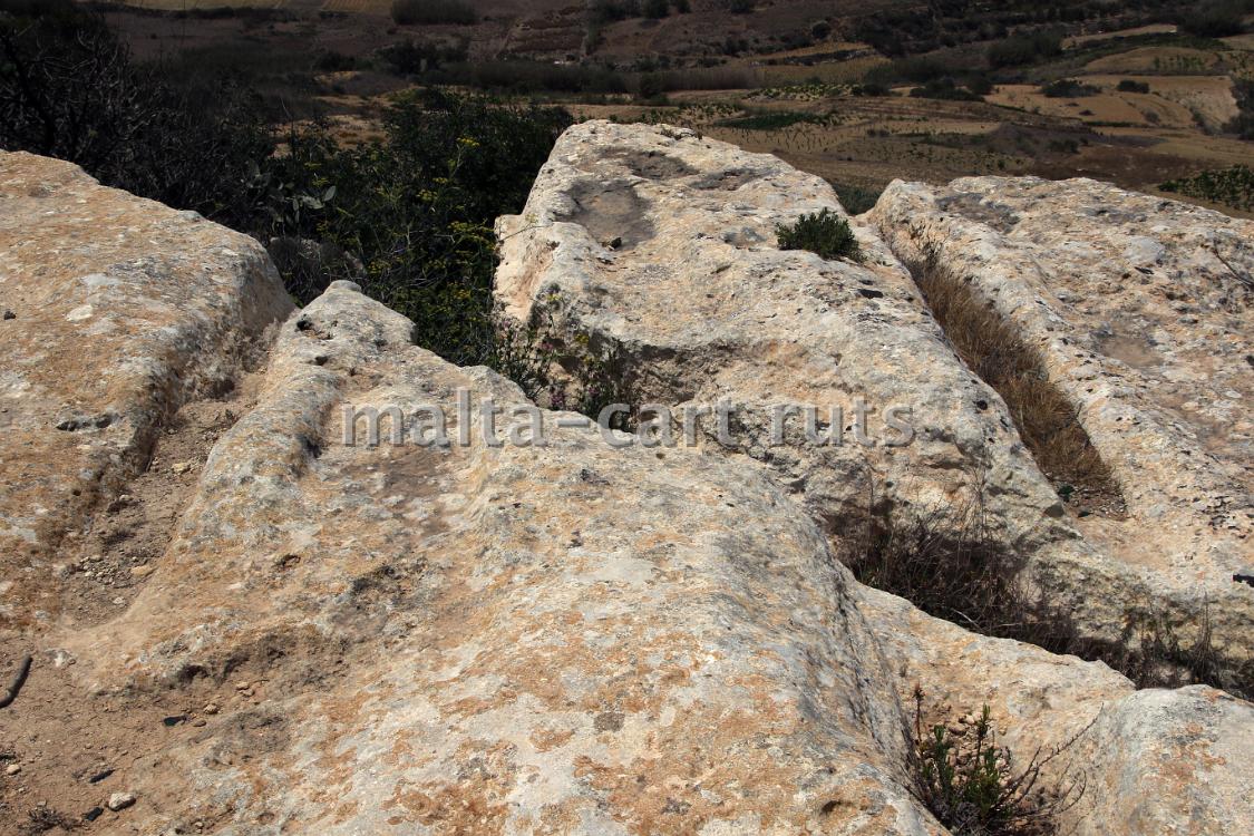 Ghar Ilma 2 cliff's edge